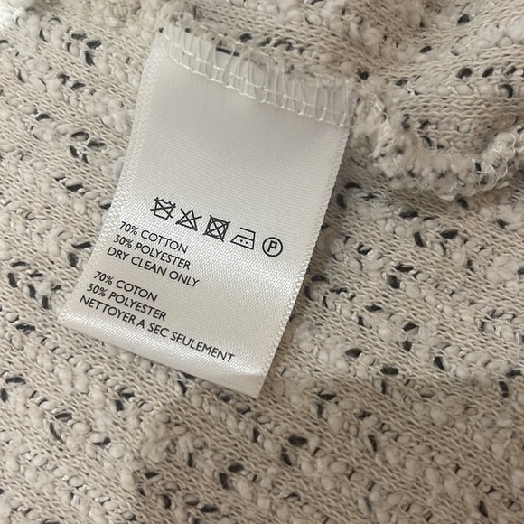 Cozy oversized sweater. - Picture 4 of 5